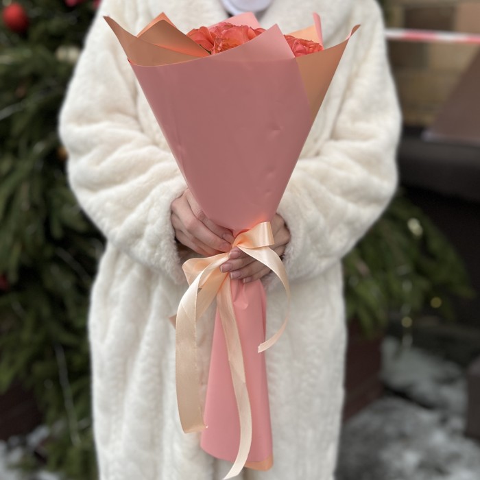 11 роз 50 см Корал Экспрешен