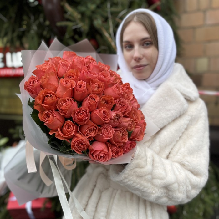 51 Роза Корал Экспрешен 50 см