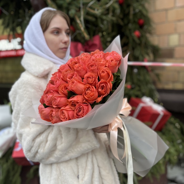 51 Роза Корал Экспрешен 50 см