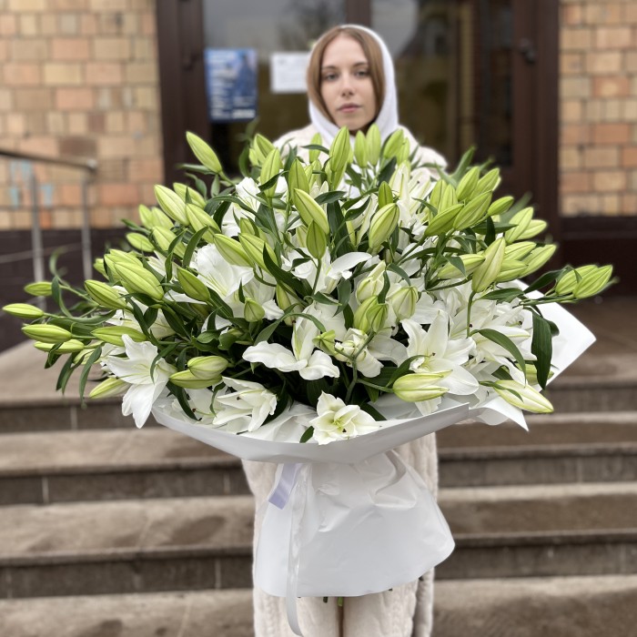 51 белая Восточная Лилия