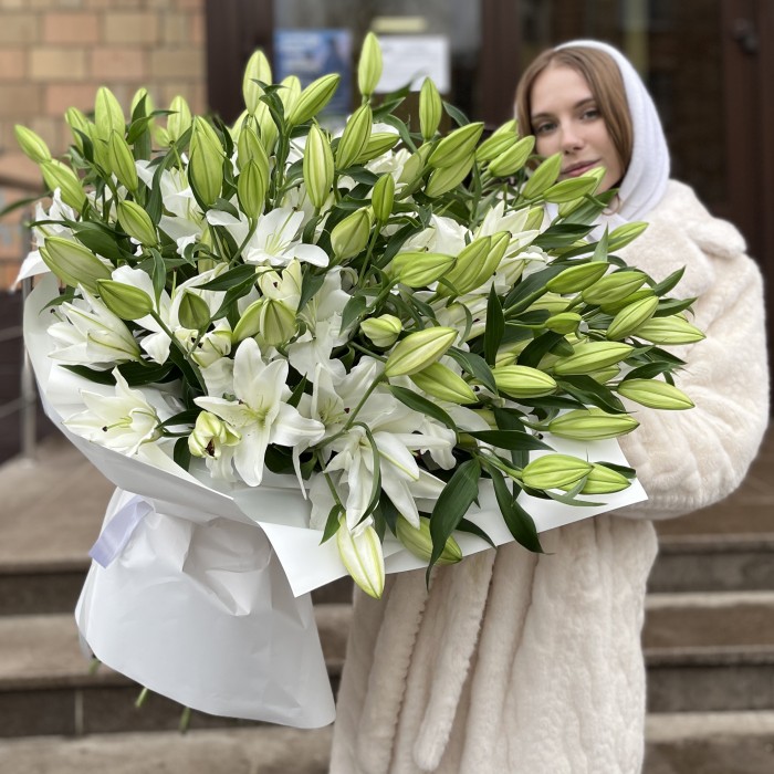51 белая Восточная Лилия