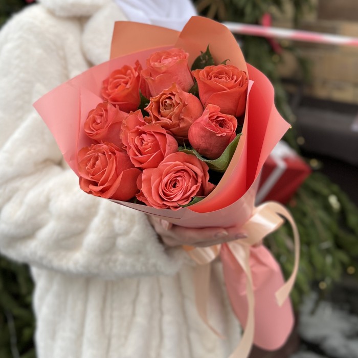 9 роз 50 см Корал Экспрешен