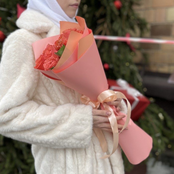 9 роз 50 см Корал Экспрешен