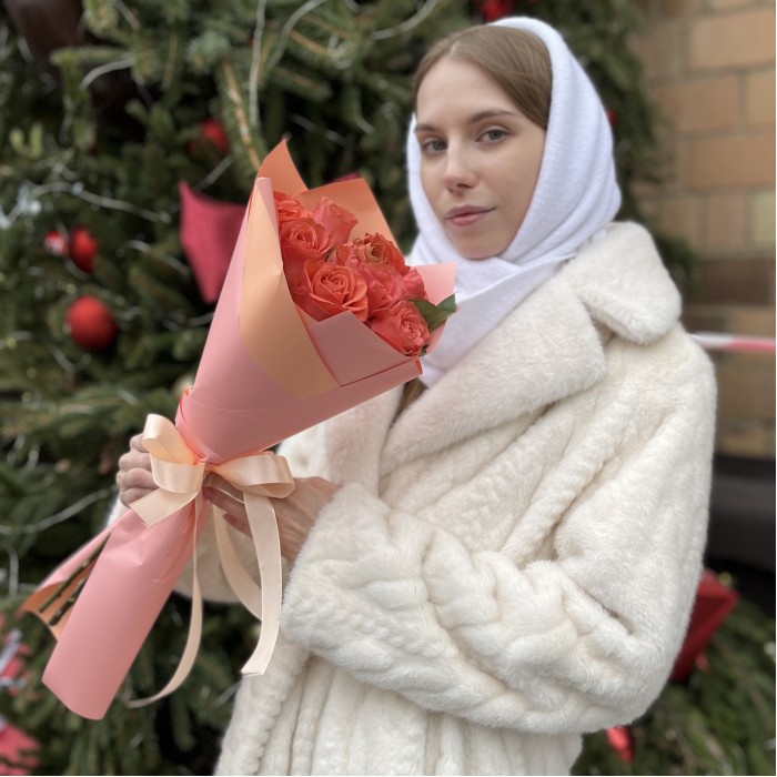 9 роз 50 см Корал Экспрешен