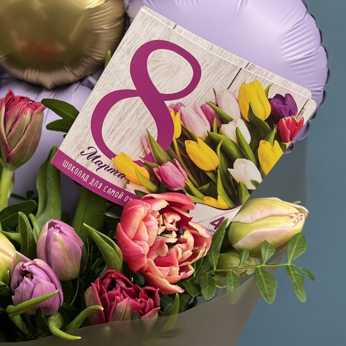 Пионовидные тюльпаны с шариком на 8 марта