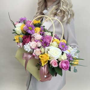 Букет дня в коробке Грация