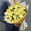 15 желтых кустовых пионовидных роз Йога Трендсеттер 40 см