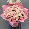 25 кустовых пионовидных роз розовый Свит Жизель 50 см