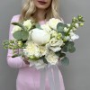 Букет невесты с белой маттиолой
