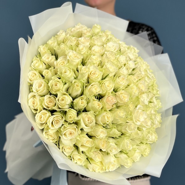 101 белая Роза на Жемчужную свадьбу