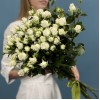 11 кустовых роз Сноу Бабл 60 см