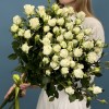 11 кустовых роз Сноу Бабл 60 см