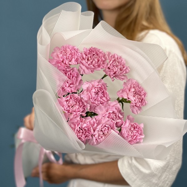 11 сиреневых гвоздик