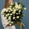 9 кустовых роз Сноу Бабл 60 см