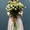 9 кустовых роз Сноу Бабл 60 см