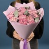 15 нежных бело-сиреневых гвоздик
