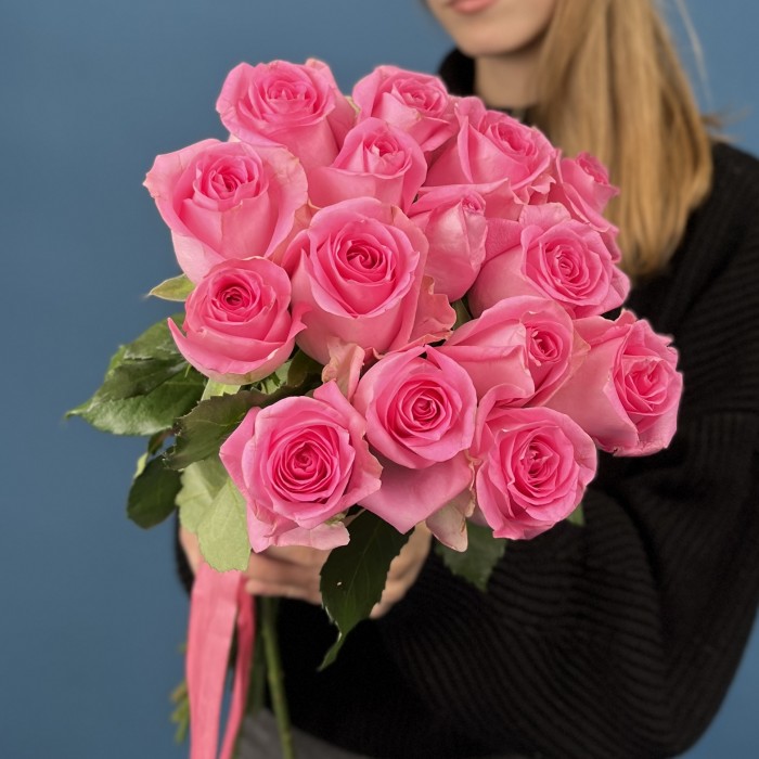 15 розовых роз аква 60 см