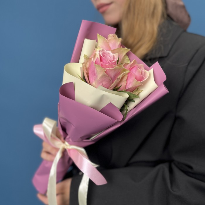 3 розовые розы Роял Атена 40 см