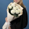 7 белых хризантем помпон