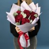 7 пышных бордовых гвоздик с эвкалиптом