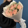 9 нежных персиковых гвоздик