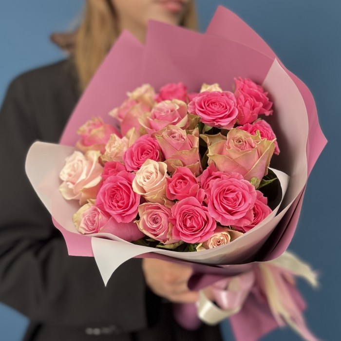 Букет из 17 нежных розовых роз