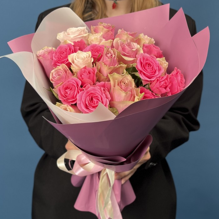 Букет из 17 нежных розовых роз