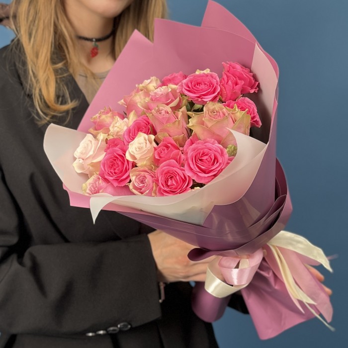 Букет из 17 нежных розовых роз