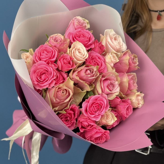 Букет из 17 нежных розовых роз