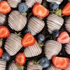 Клубника шоколаде с полосками 20 ягод классика