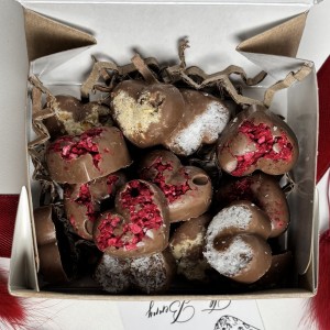 Молочный шоколад ручной работы сердечки Молочный шоколад ручной работы сердечки