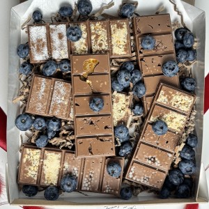 Шоколад ручной работы с голубикой Шоколад ручной работы с голубикой