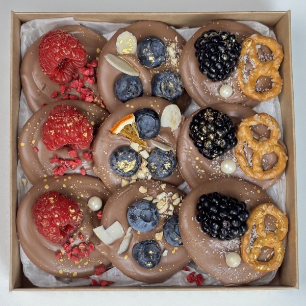 Шоколад ручной работы с ягодами