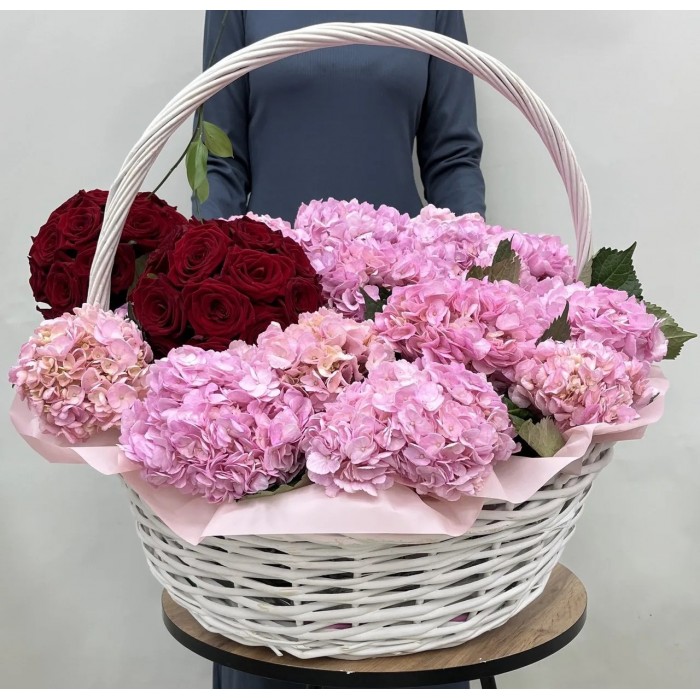 Авторская корзина Вишня в цвету