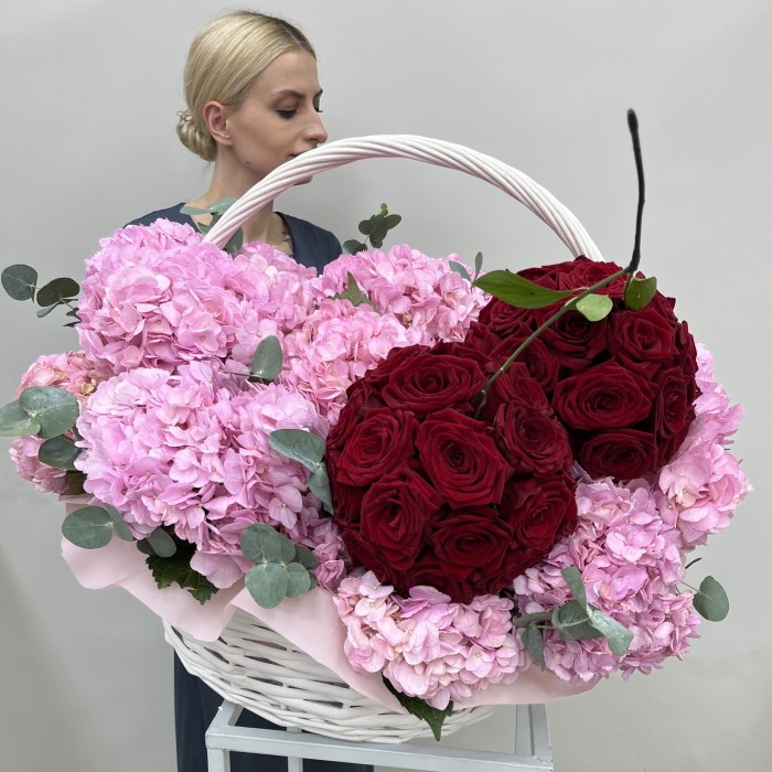Авторская корзина Вишня в цвету