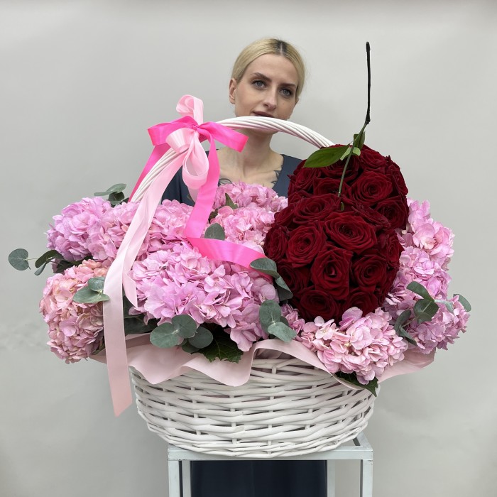 Авторская корзина Спелая вишня