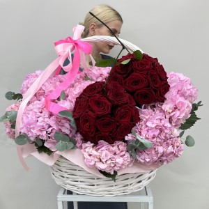 Авторская корзина Спелая вишня