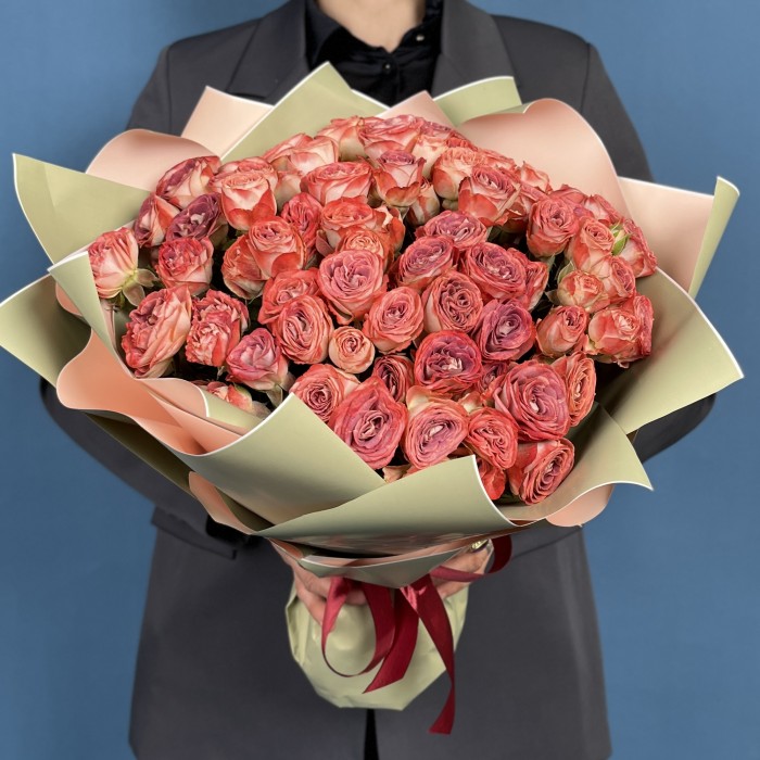 25 кустовых кирпично-белых роз Медия 40 см