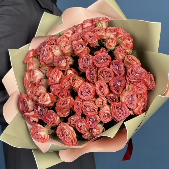 25 кустовых кирпично-белых роз Медия 40 см