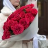 11 красных кустовых роз Ред Пиано 40 см