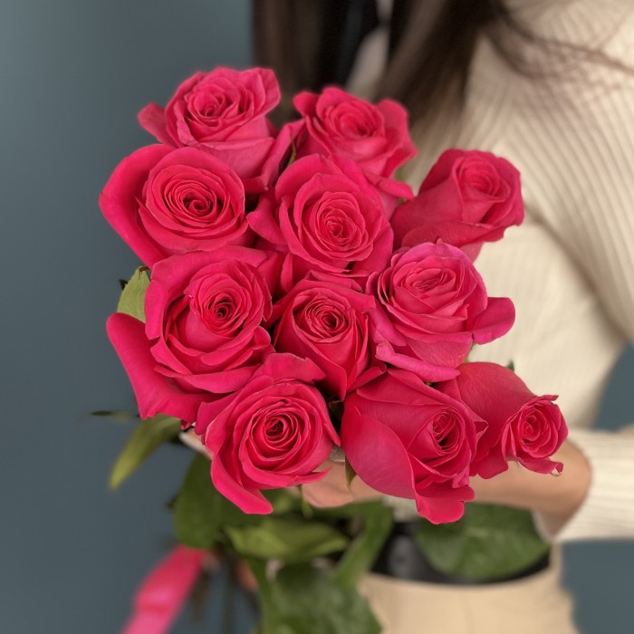 11 малиновых роз Пинк Флойд 70 см