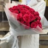 25 красных пионовидных кустовых роз Ред Пиано 60 см