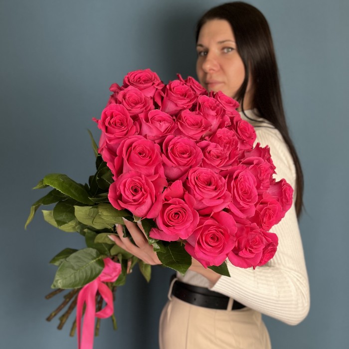 25 малиновых роз Пинк Флойд 70 см