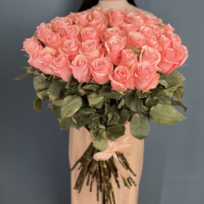 51 роза Би Свит 60 см