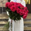 Красные кустовые пионовидные розы Ред Пиано  60 см
