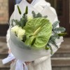 Зимний букет с зеленым Антуриумом