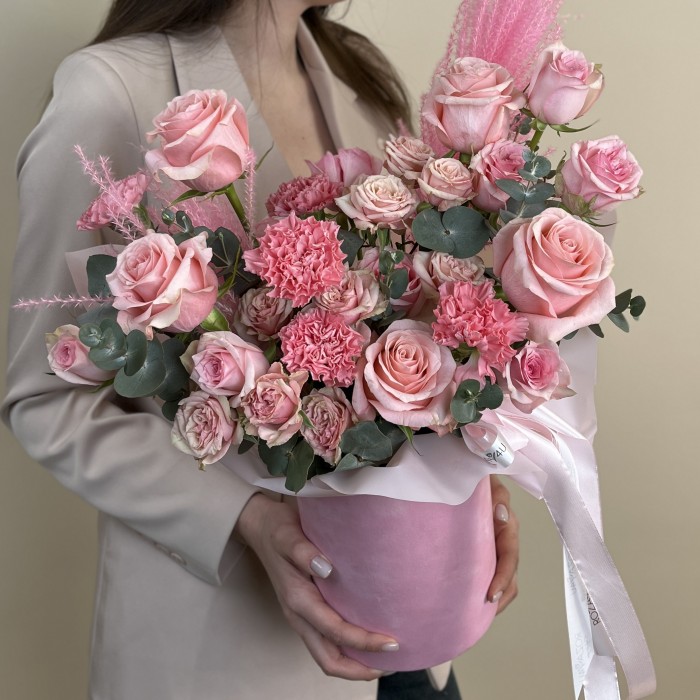 Авторская коробка с розовыми розами