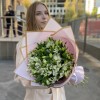 25 белых альстромерий