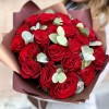 25 красных роз 40 см с эвкалиптом