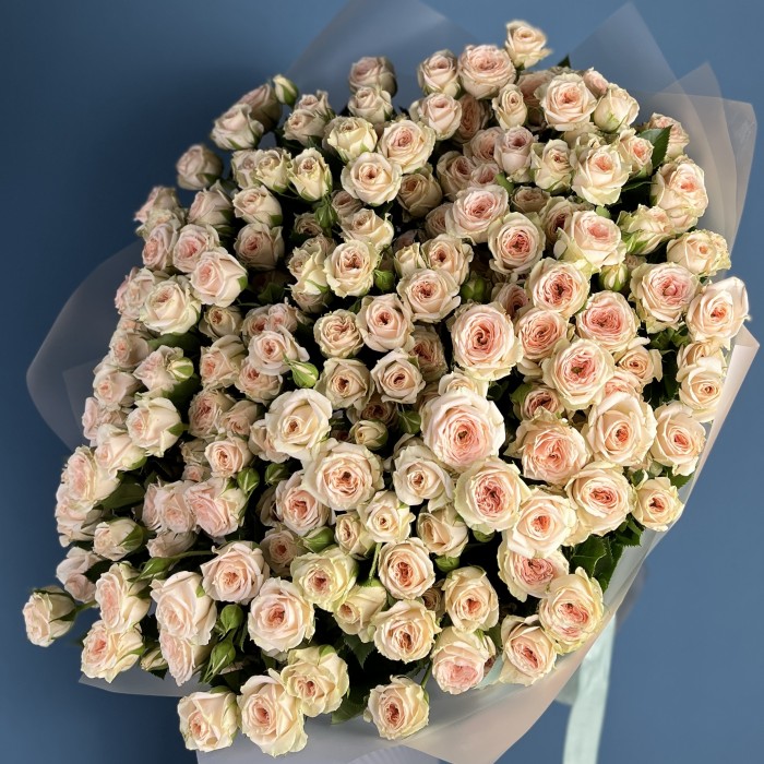 25 кустовых белых роз Сноуфлейк 60 см